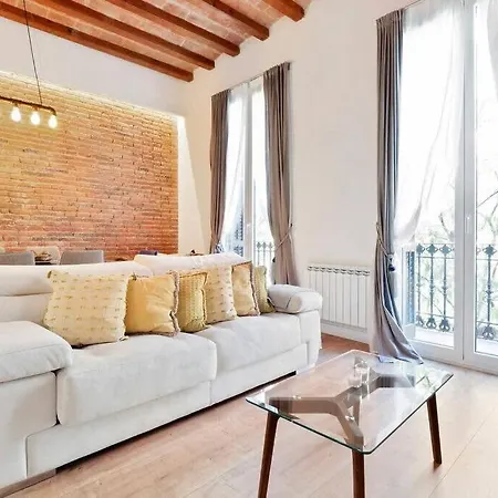 Arc De Triomf Luxury Modern 2-bedroom 2-bathroom Apartment