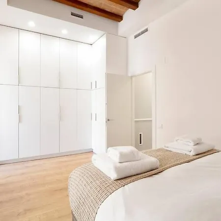Arc De Triomf Luxury Modern 2-bedroom 2-bathroom * Barcelona