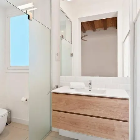 Arc De Triomf Luxury Modern 2-bedroom 2-bathroom Apartment *